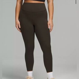 Lululemon Base Pace High-Rise Tight 25"
Dark Olive size 6